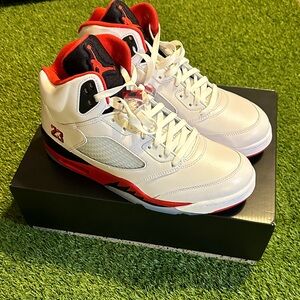 Jordan Retro 5 “Fire Red” 2025